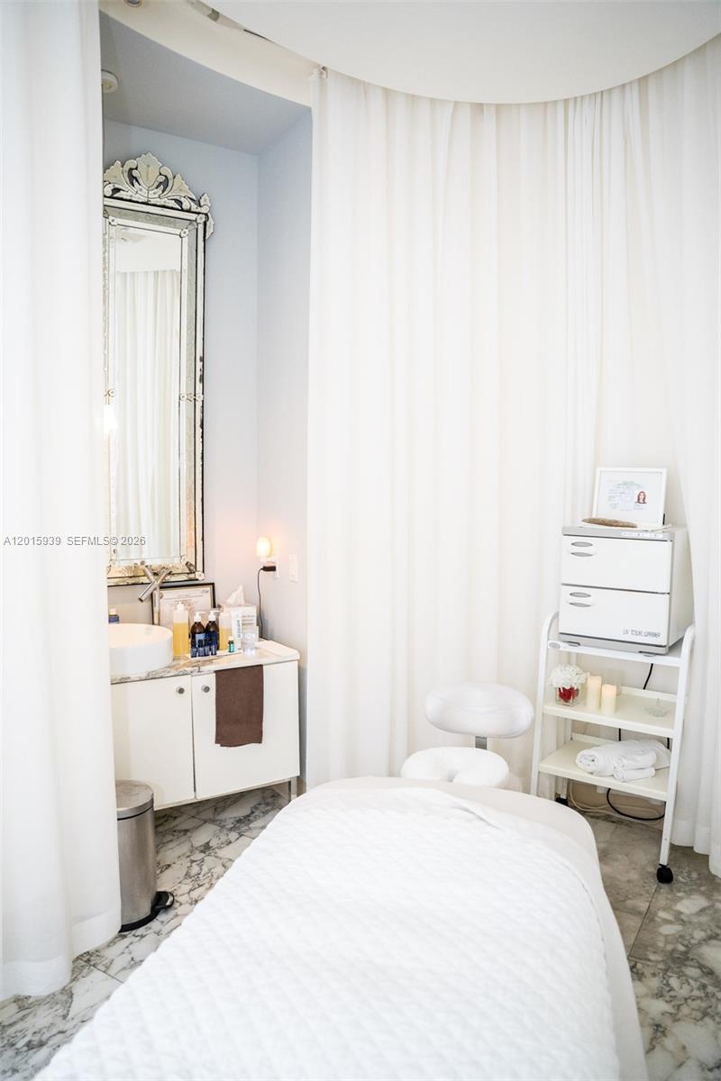ICONBRICKELL CONDO NO 1 - Residential