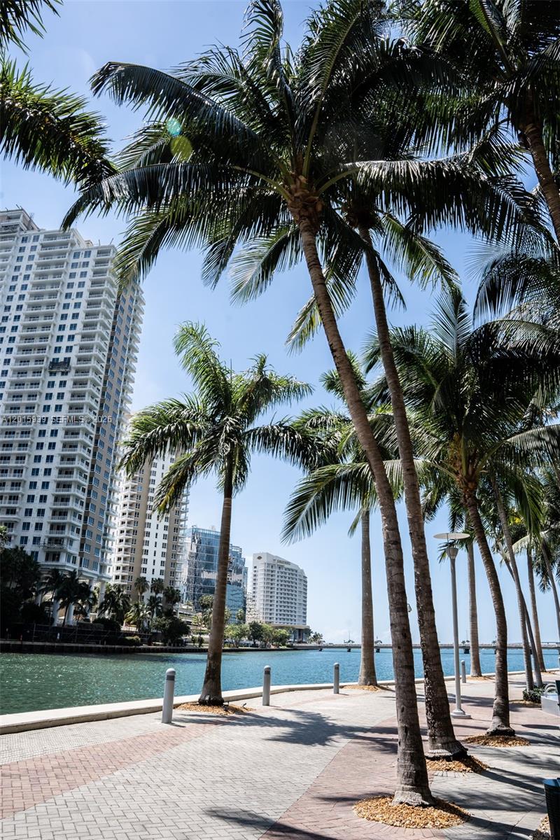 ICONBRICKELL CONDO NO 1 - Residential