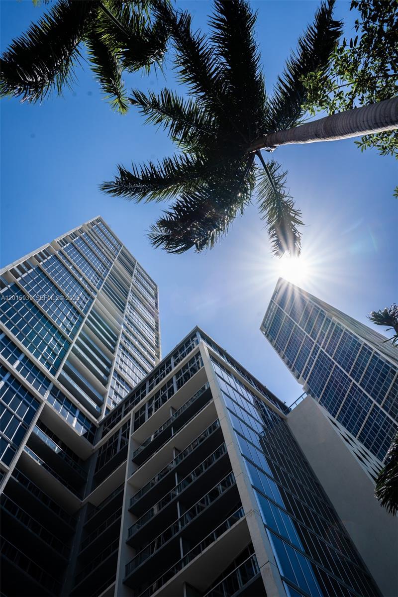 ICONBRICKELL CONDO NO 1 - Residential