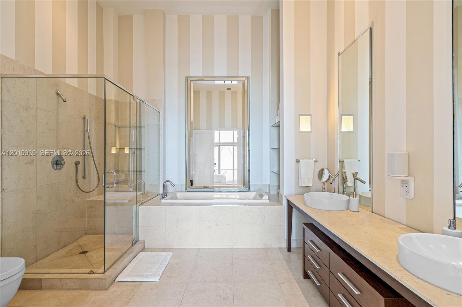 ICONBRICKELL CONDO NO 1 - Residential