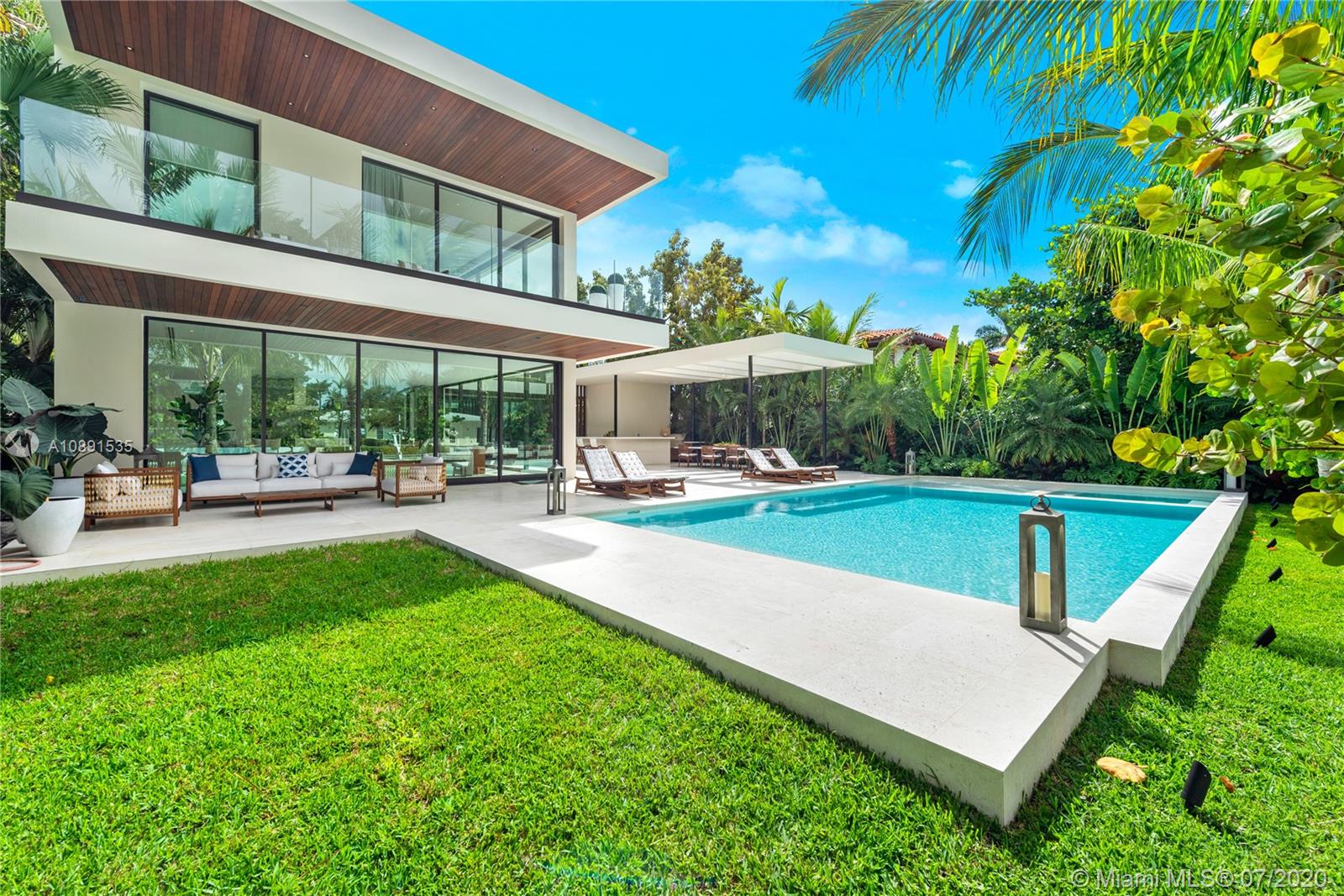 SUNSET ISLANDS-ISLAND NO - Residential