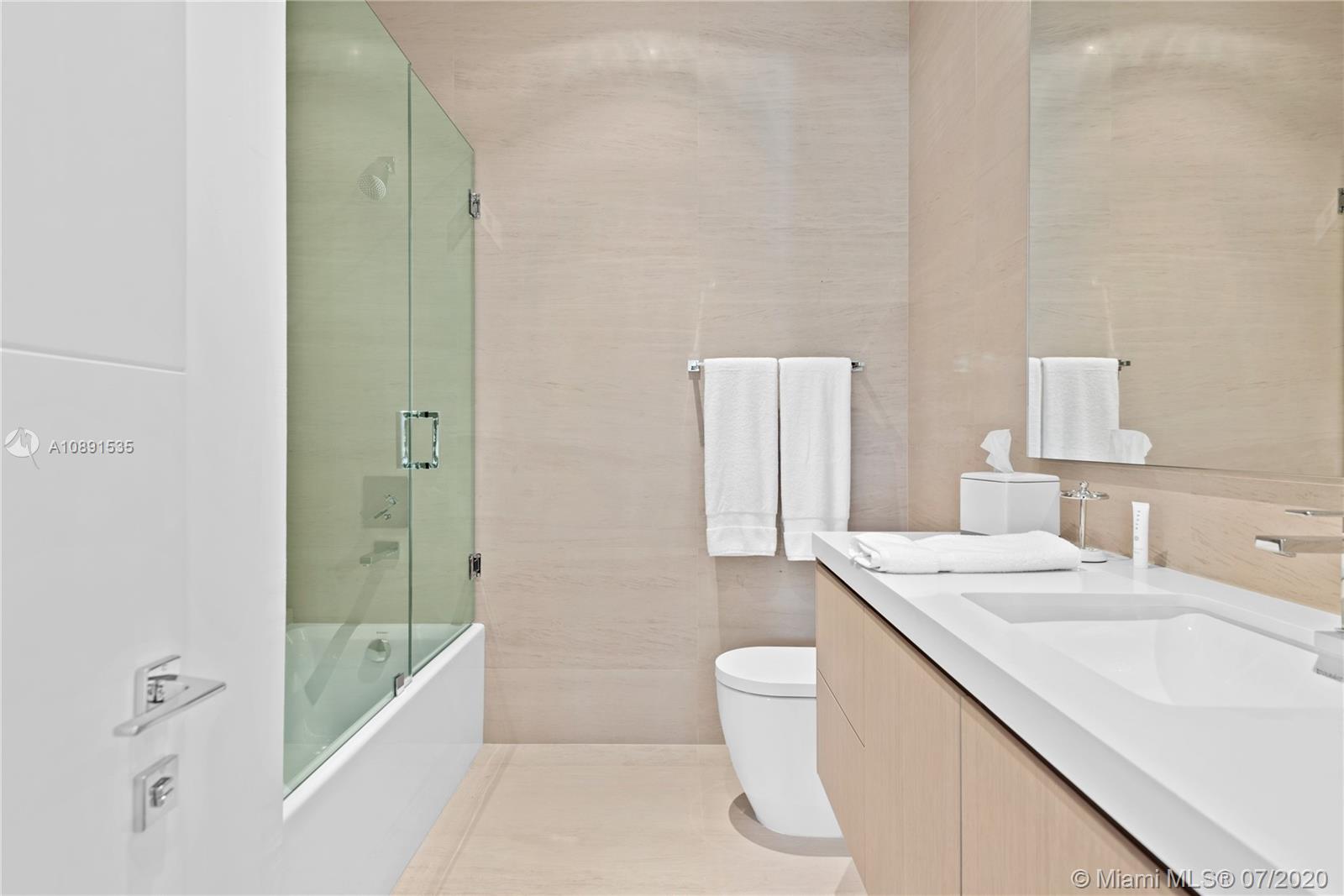 SUNSET ISLANDS-ISLAND NO - Residential