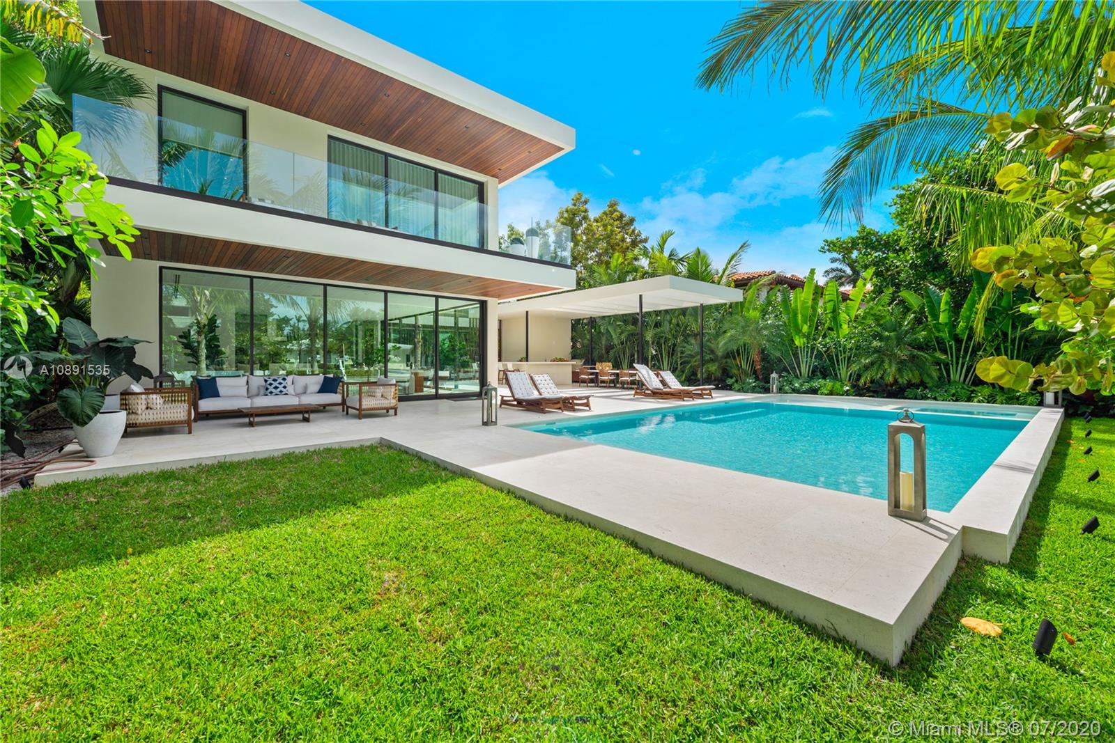 SUNSET ISLANDS-ISLAND NO - Residential