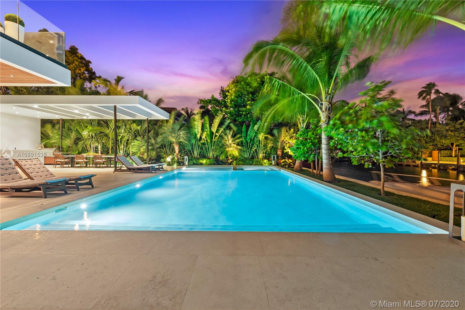 SUNSET ISLANDS-ISLAND NO - Residential