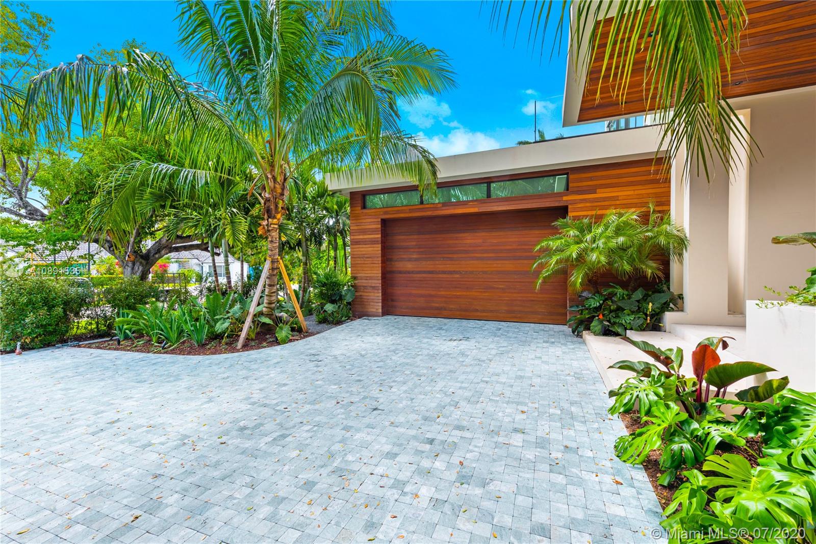 SUNSET ISLANDS-ISLAND NO - Residential