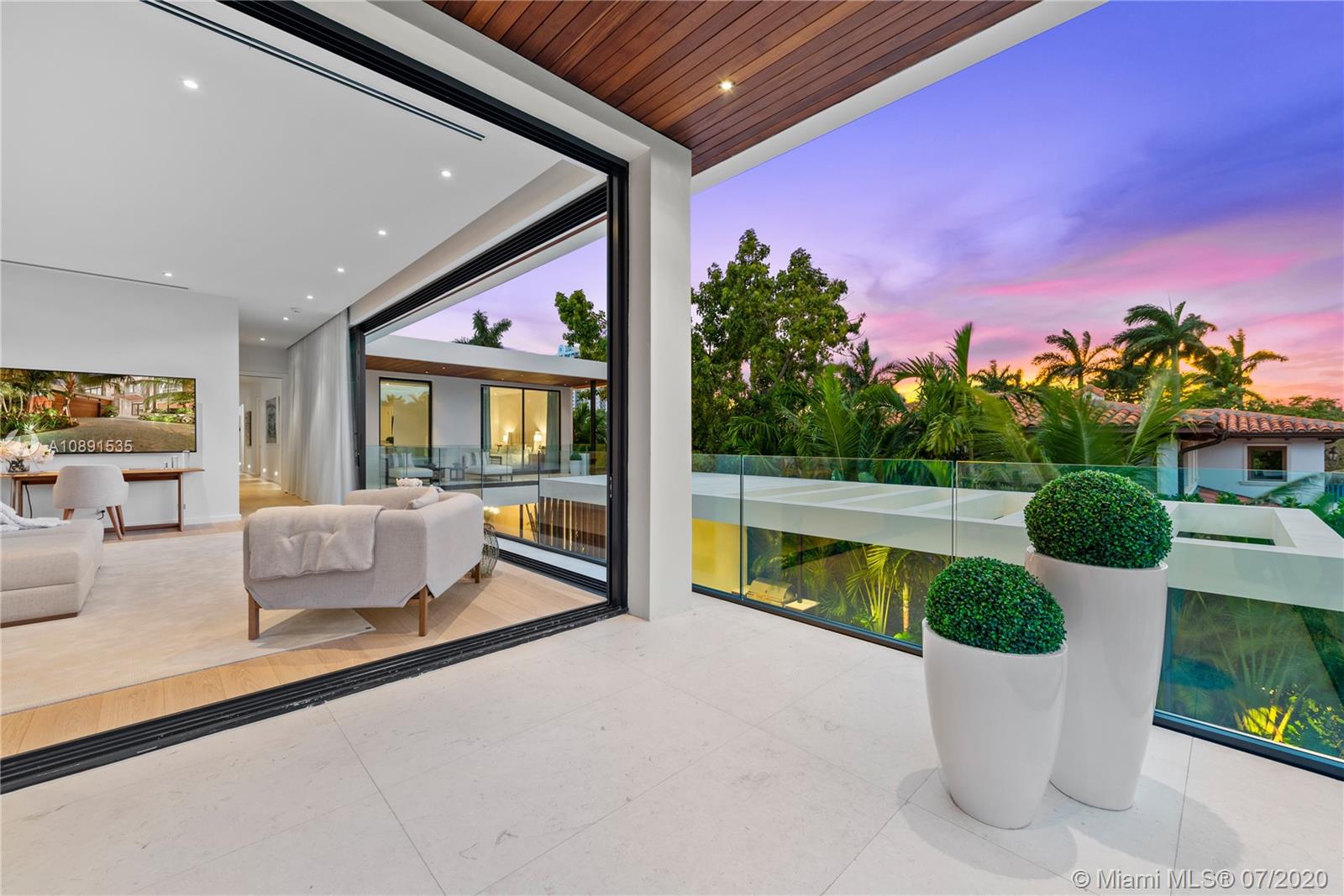 SUNSET ISLANDS-ISLAND NO - Residential