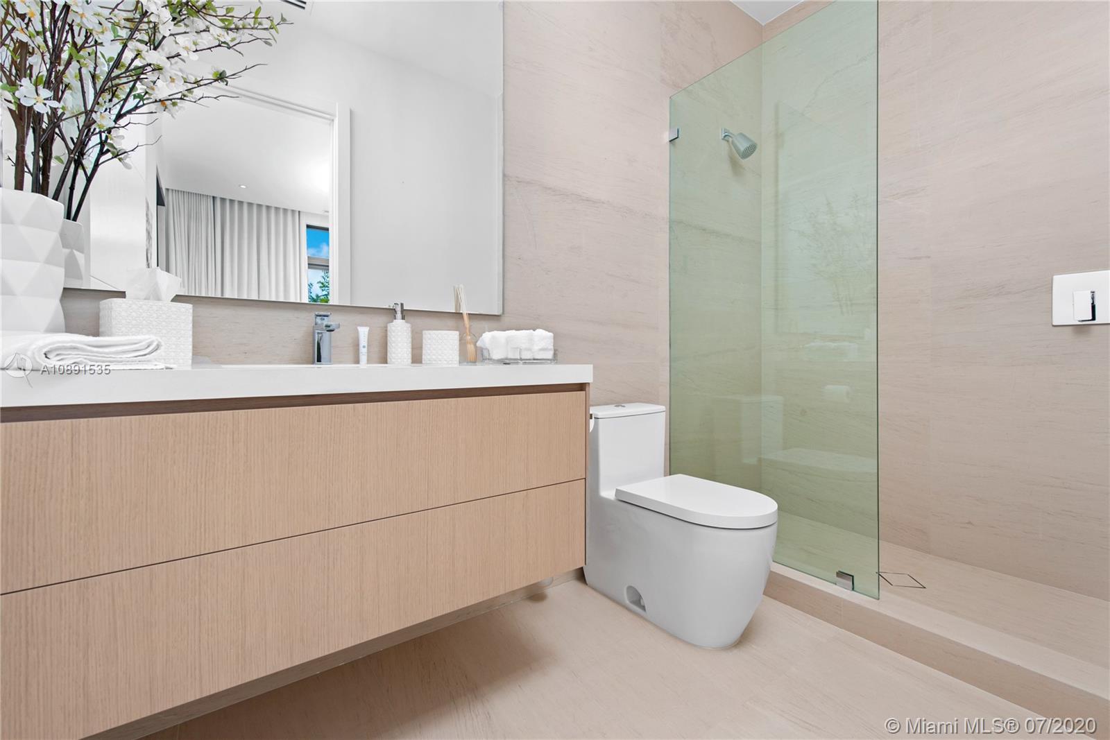 SUNSET ISLANDS-ISLAND NO - Residential