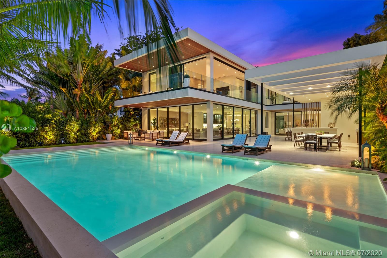 SUNSET ISLANDS-ISLAND NO - Residential