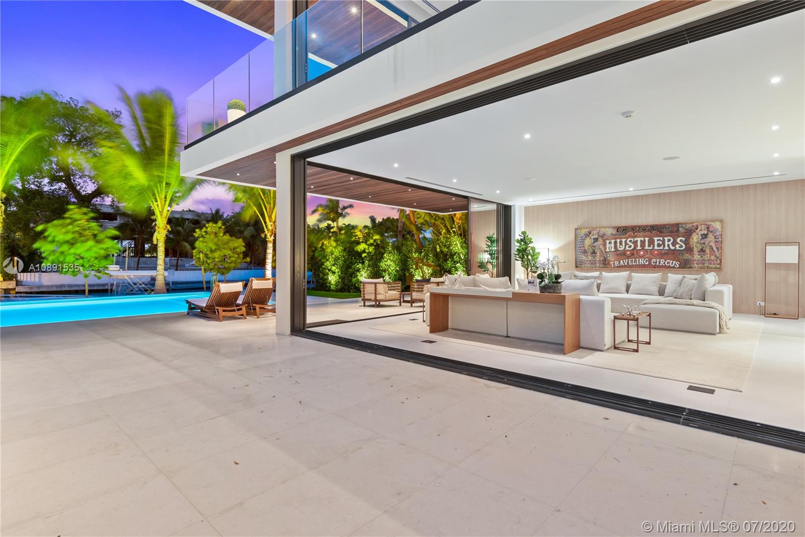 SUNSET ISLANDS-ISLAND NO - Residential