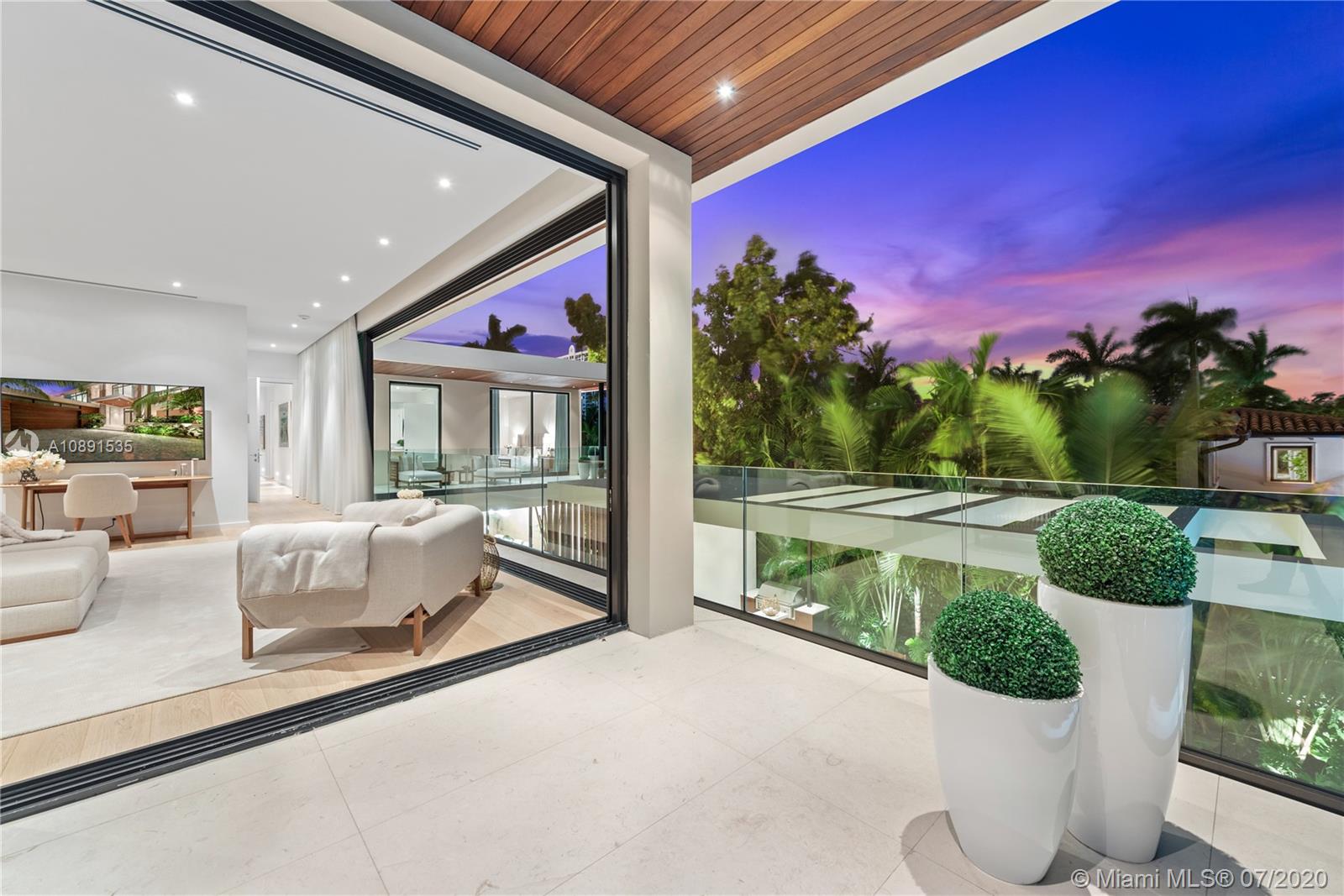 SUNSET ISLANDS-ISLAND NO - Residential