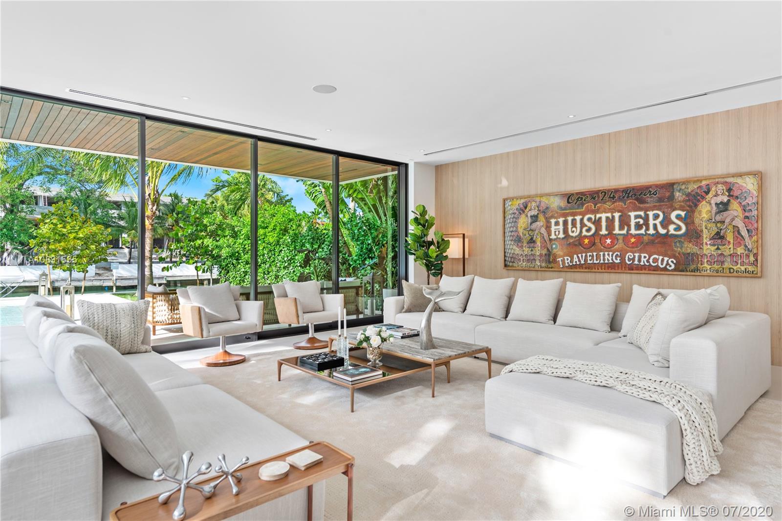 SUNSET ISLANDS-ISLAND NO - Residential