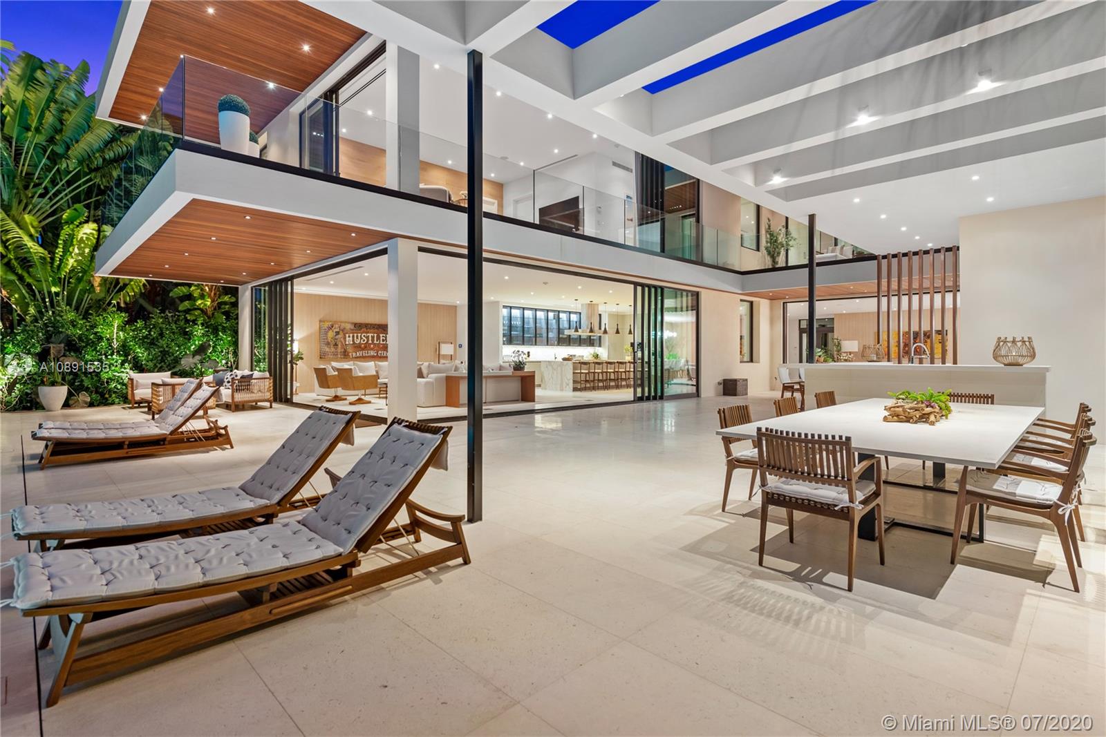 SUNSET ISLANDS-ISLAND NO - Residential