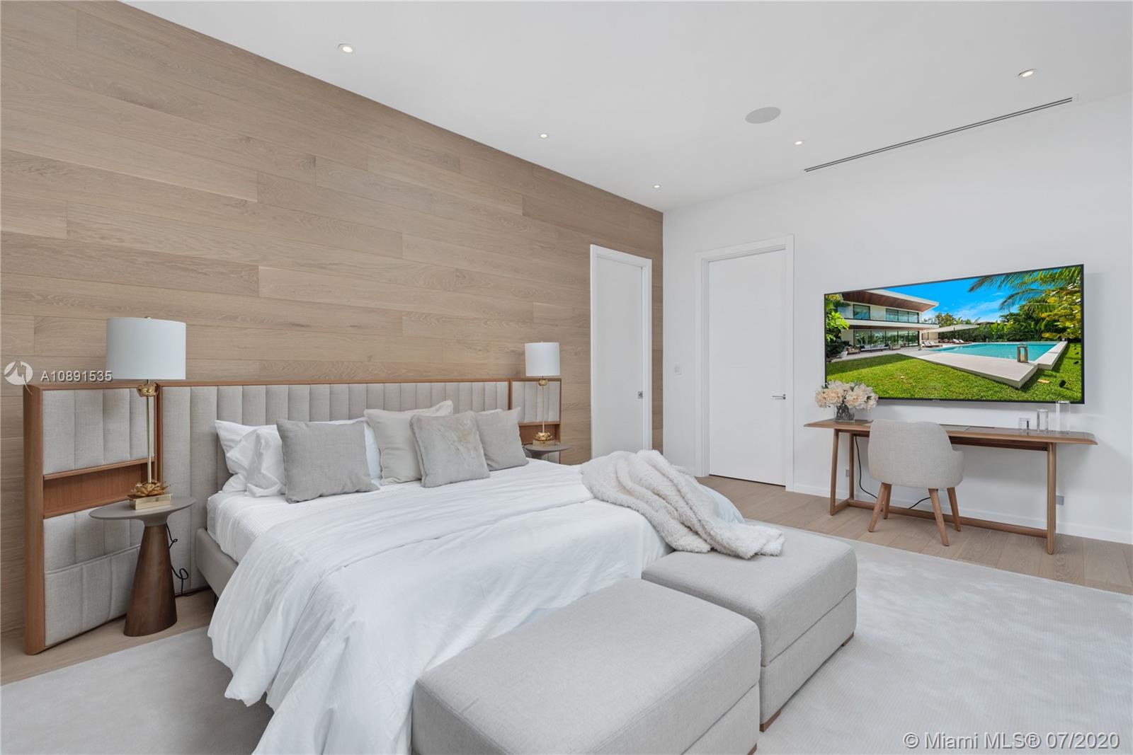 SUNSET ISLANDS-ISLAND NO - Residential