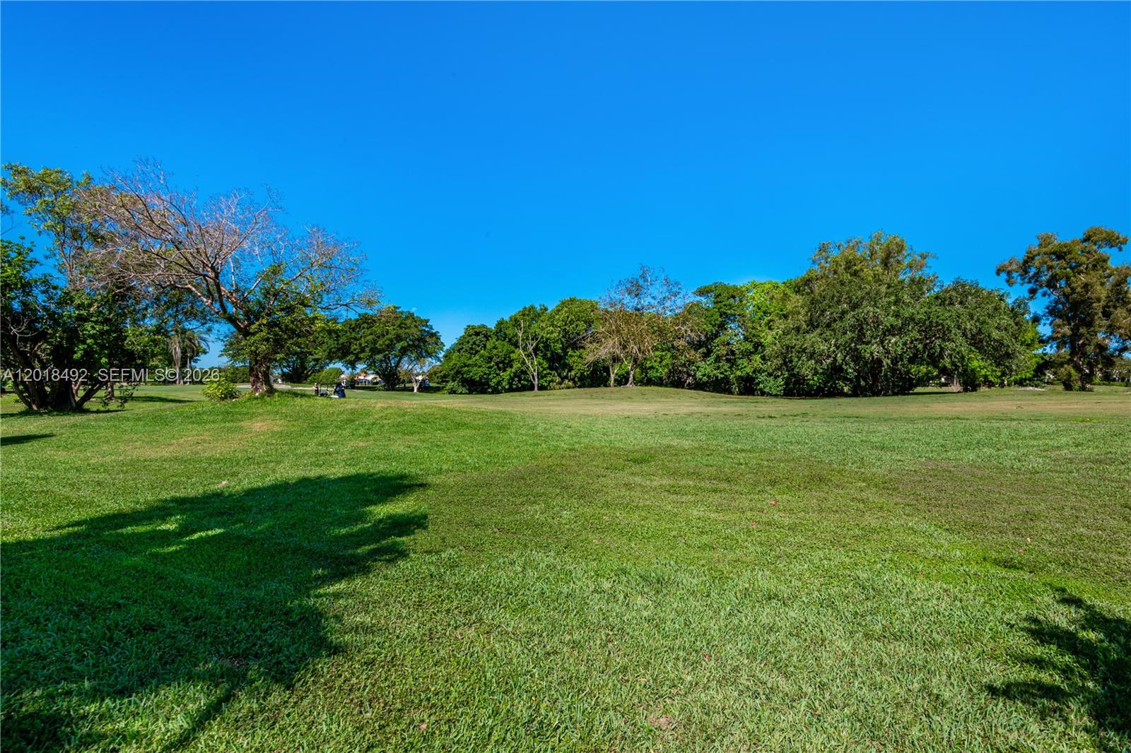 HOLLYWOOD LAKES COUNTRY C - Residential