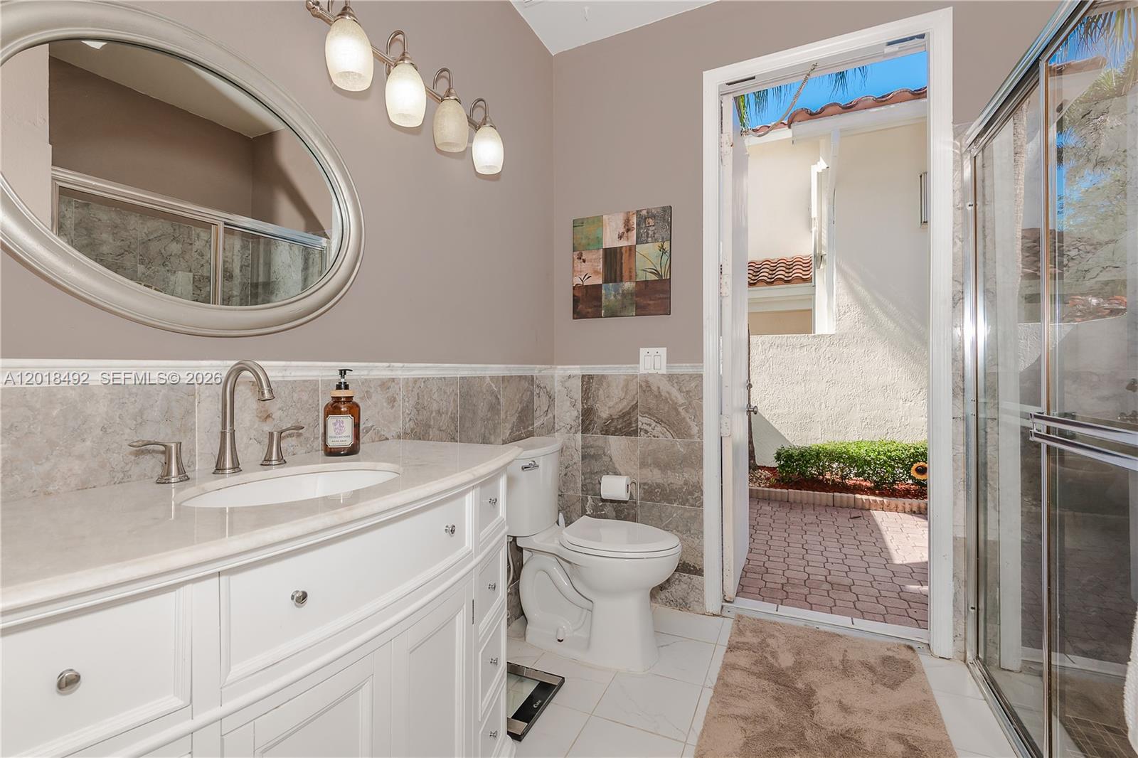 HOLLYWOOD LAKES COUNTRY C - Residential
