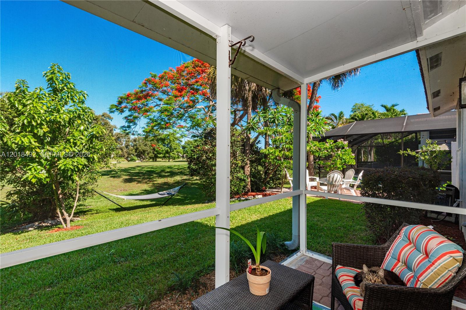 HOLLYWOOD LAKES COUNTRY C - Residential