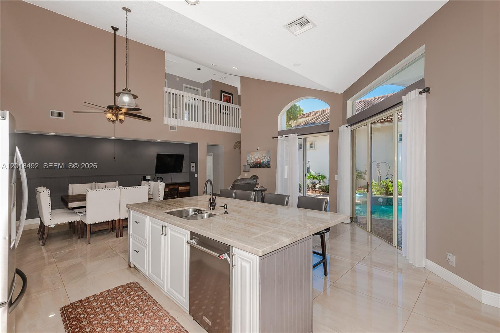 HOLLYWOOD LAKES COUNTRY C - Residential