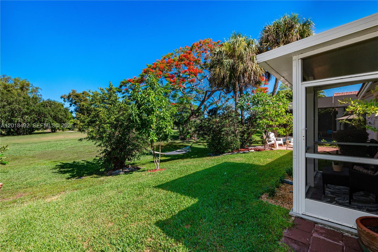 HOLLYWOOD LAKES COUNTRY C - Residential