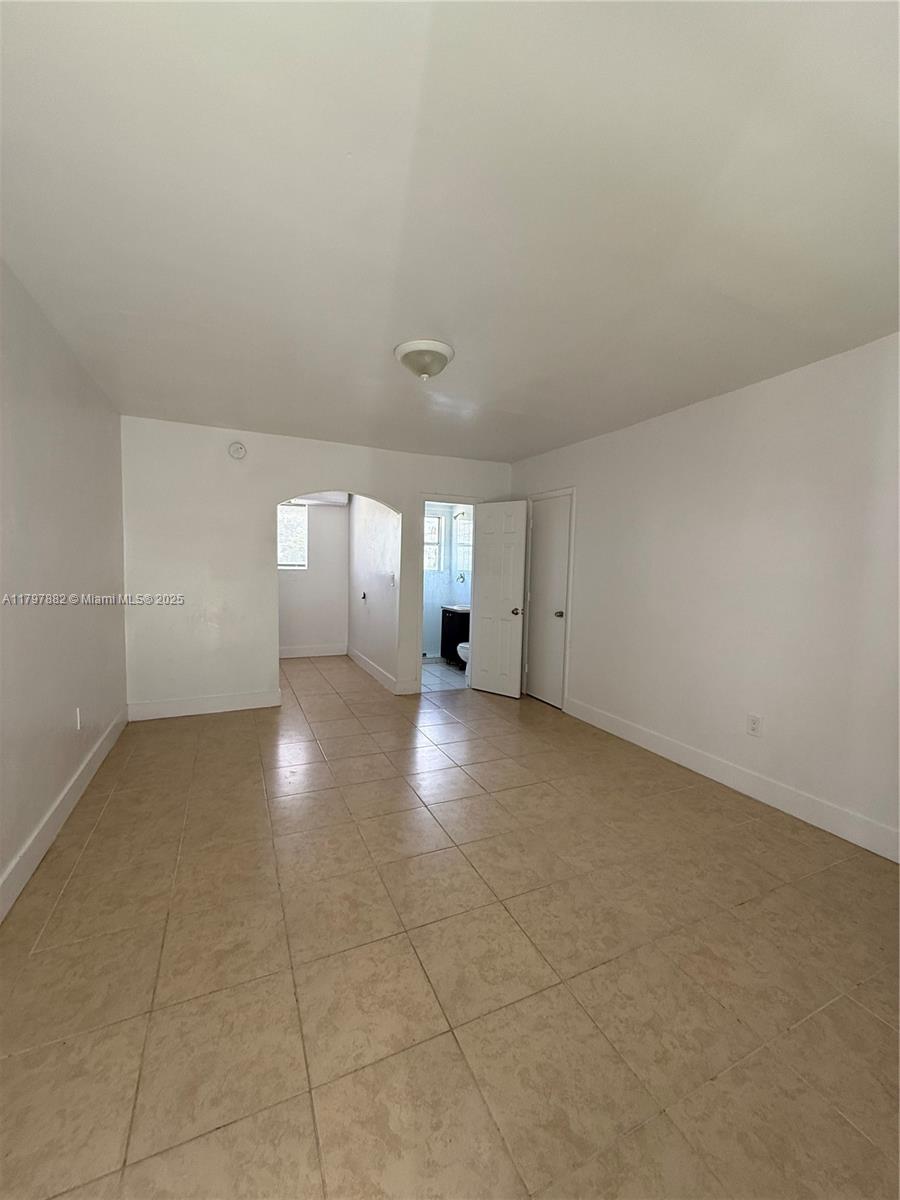 5305 Biscayne Blvd 204