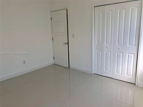 Tiny photo for 2250 Bay Dr #8, Miami Beach, FL 33141 (MLS # A12007136)