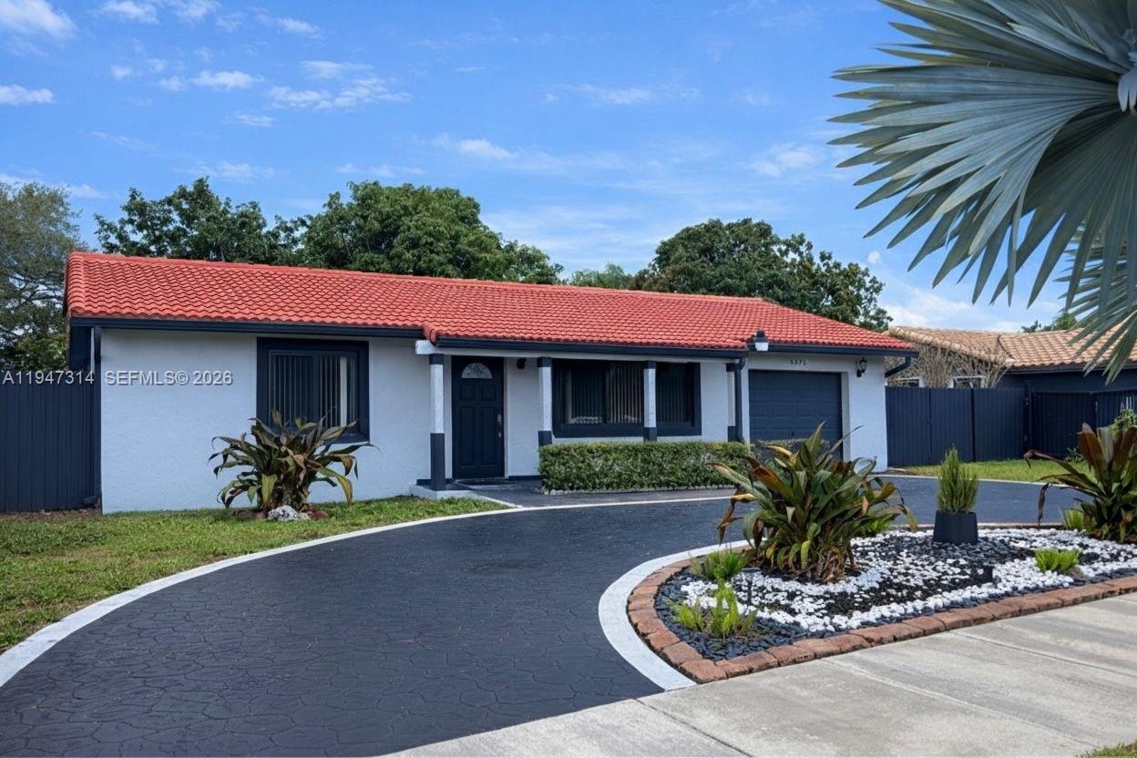 WESTWIND LAKES SEC 1 - Residential