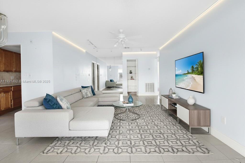 COUNTRY CLUB OF MIAMI FAI - Residential