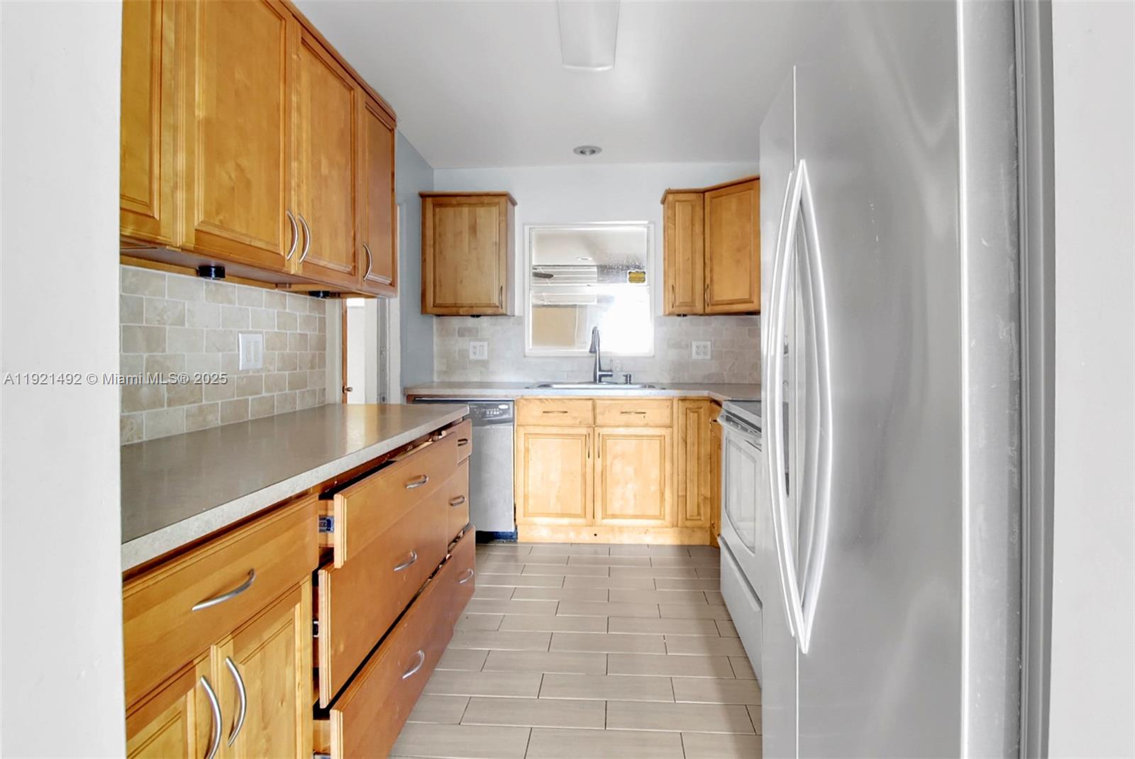 COUNTRY CLUB OF MIAMI FAI - Residential