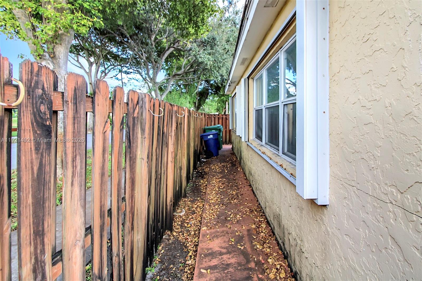 COUNTRY CLUB OF MIAMI FAI - Residential