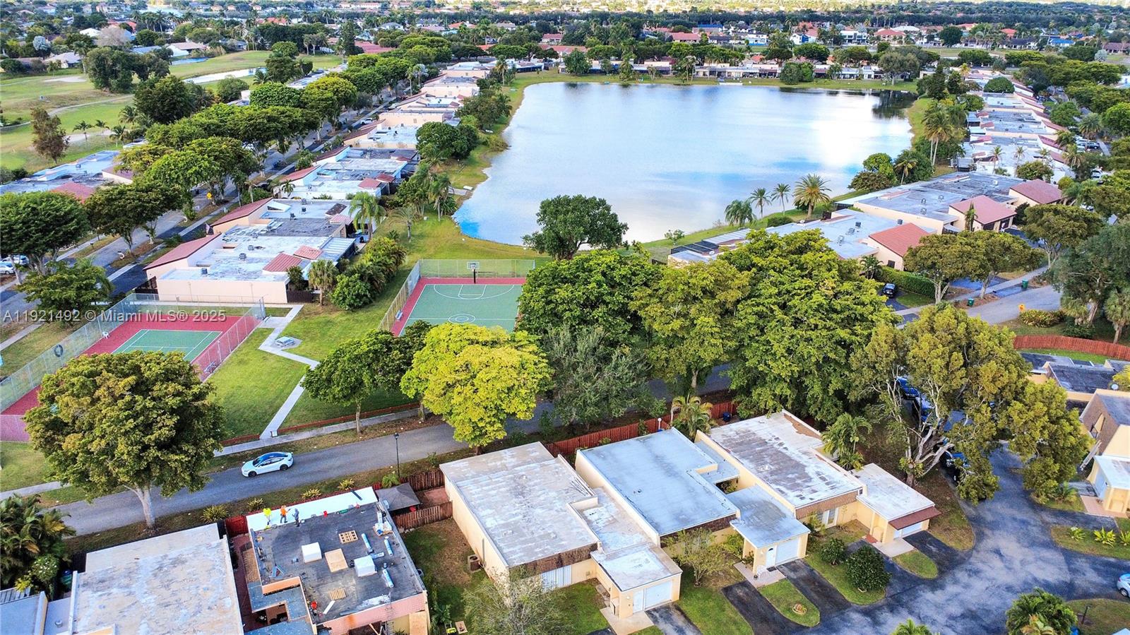 COUNTRY CLUB OF MIAMI FAI - Residential