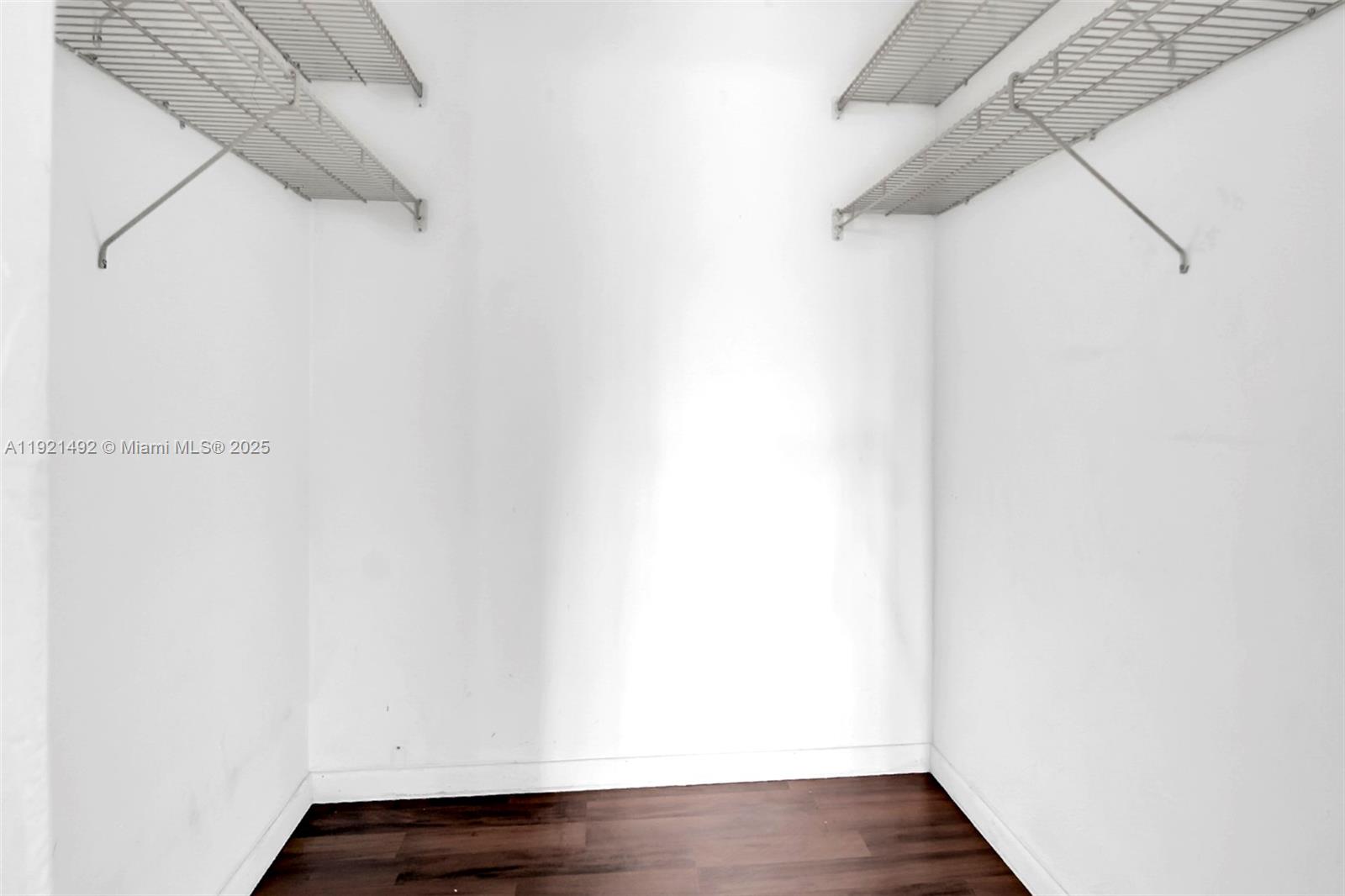 COUNTRY CLUB OF MIAMI FAI - Residential