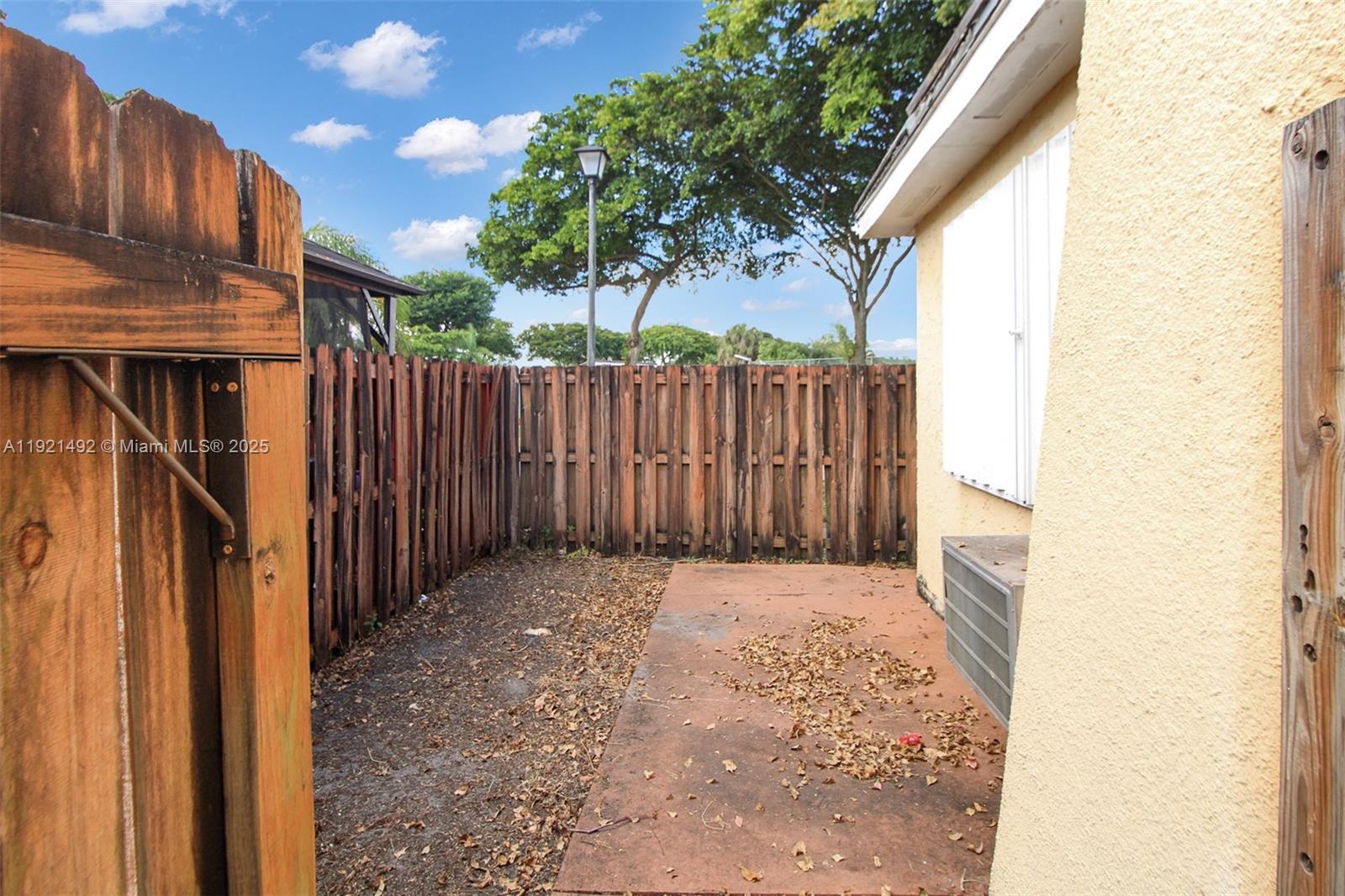 COUNTRY CLUB OF MIAMI FAI - Residential