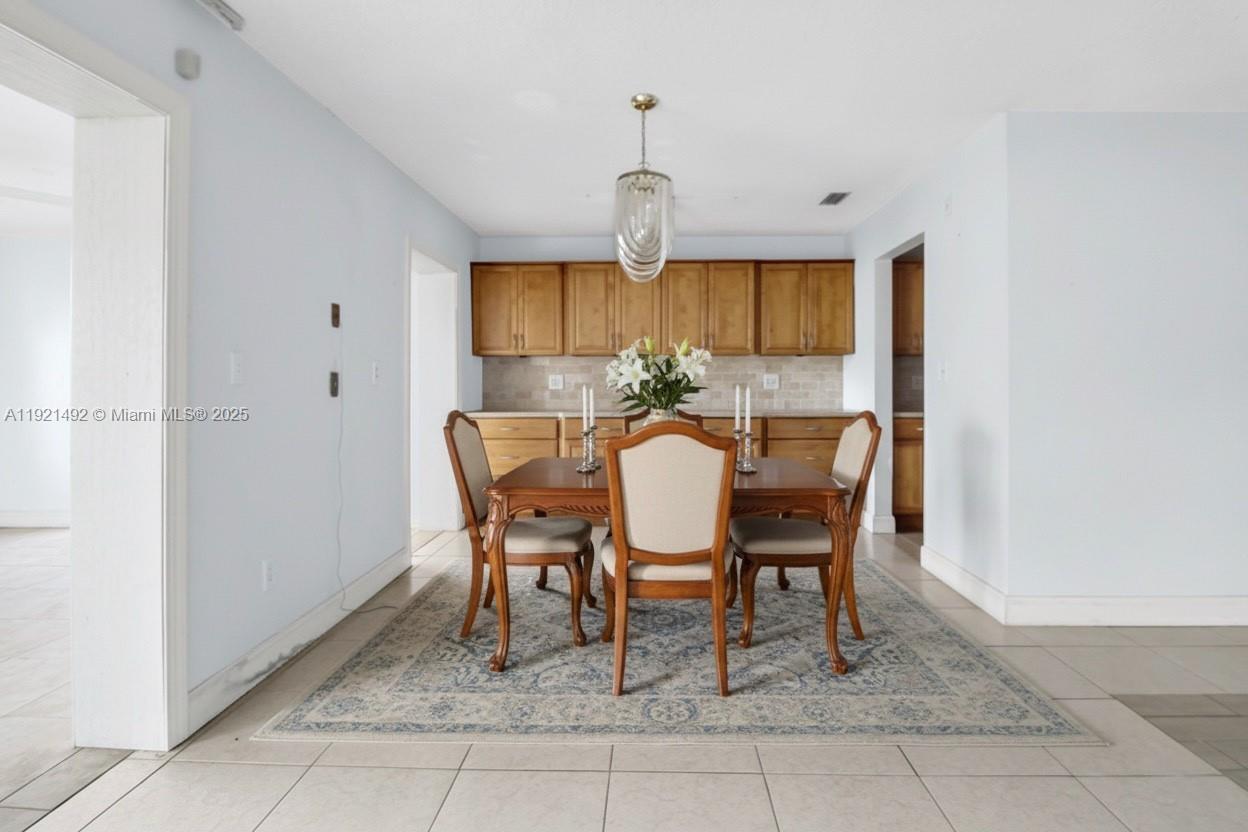 COUNTRY CLUB OF MIAMI FAI - Residential