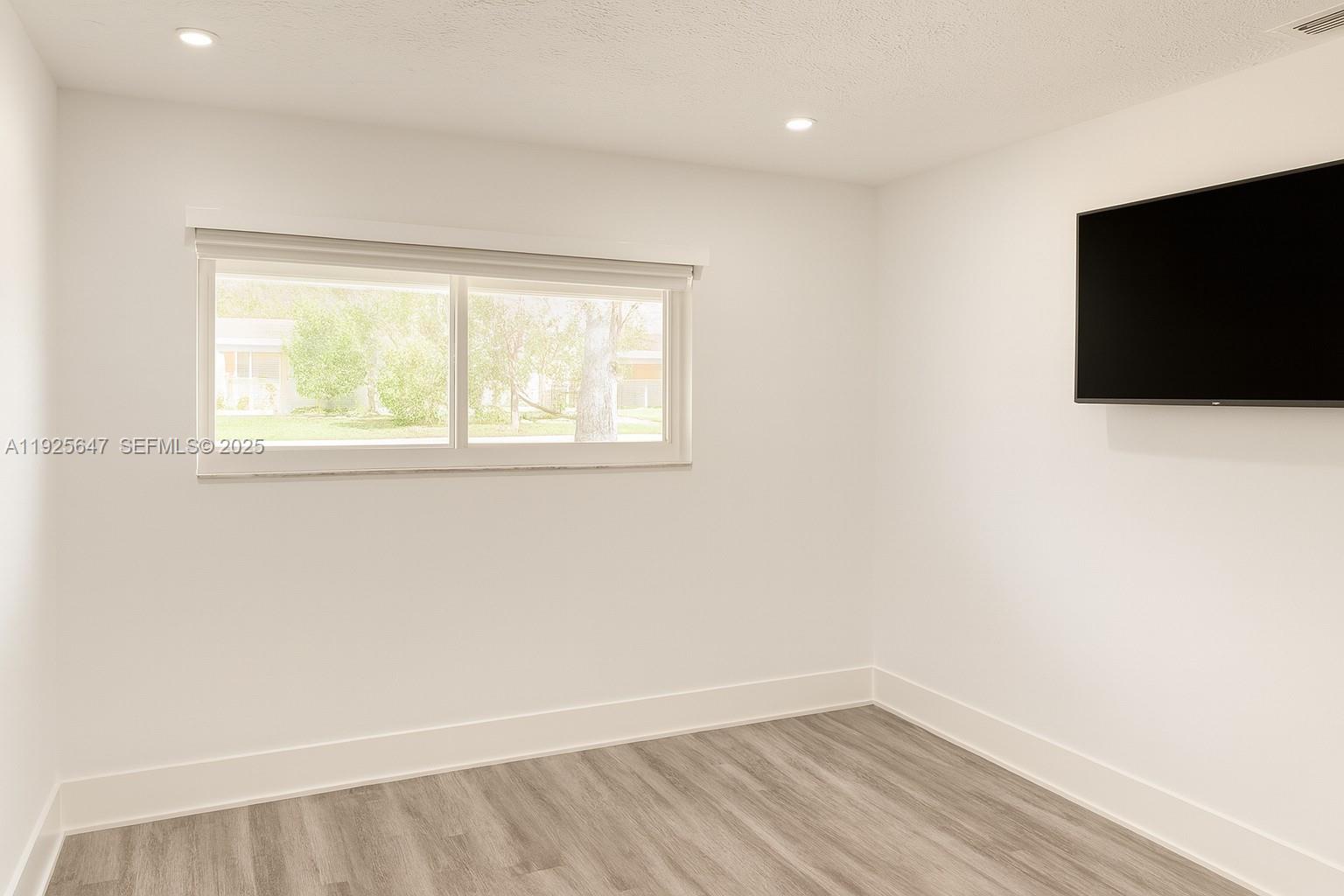 CUTLER RIDGE SEC 3 - Residential Lease