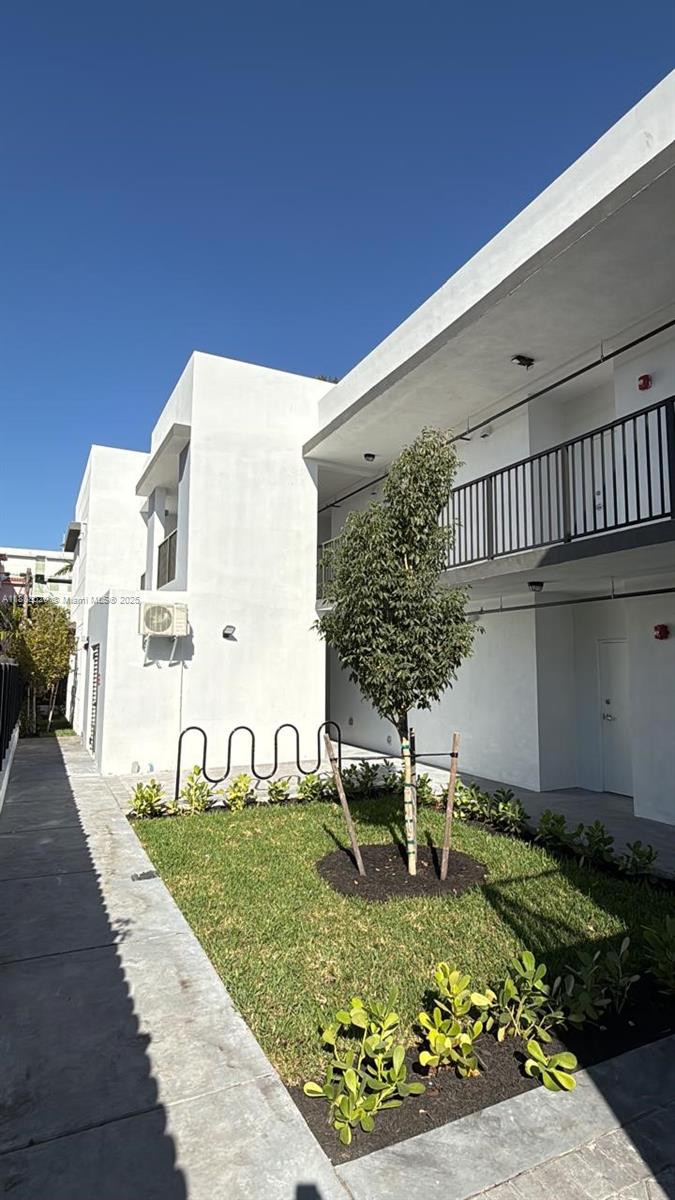 1547 NW 2nd St 202