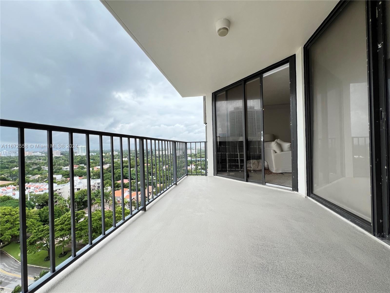 BRICKELL PLACE CONDO - Residential Lease
