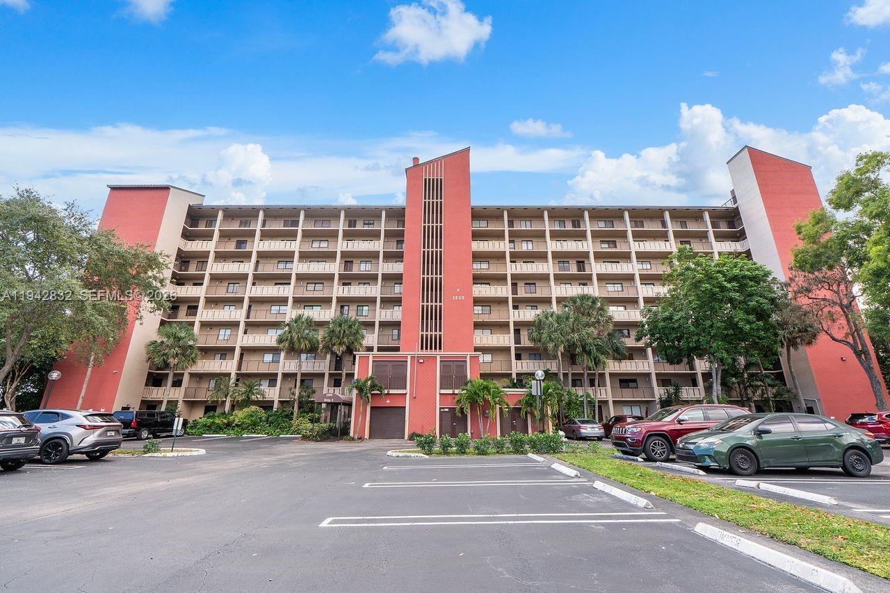 CYPRESS BEND CONDOMINIUM - Residential