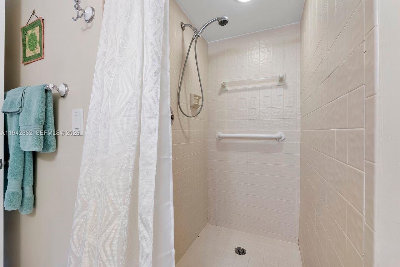 CYPRESS BEND CONDOMINIUM - Residential