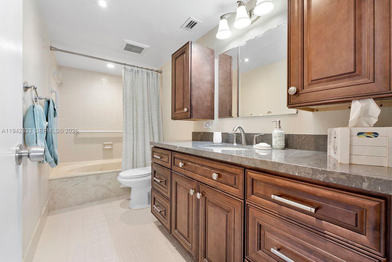 CYPRESS BEND CONDOMINIUM - Residential