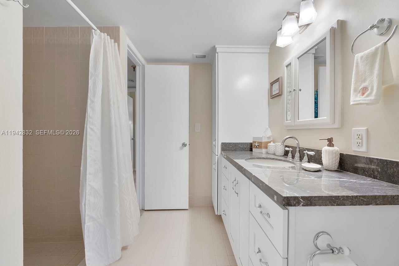 CYPRESS BEND CONDOMINIUM - Residential