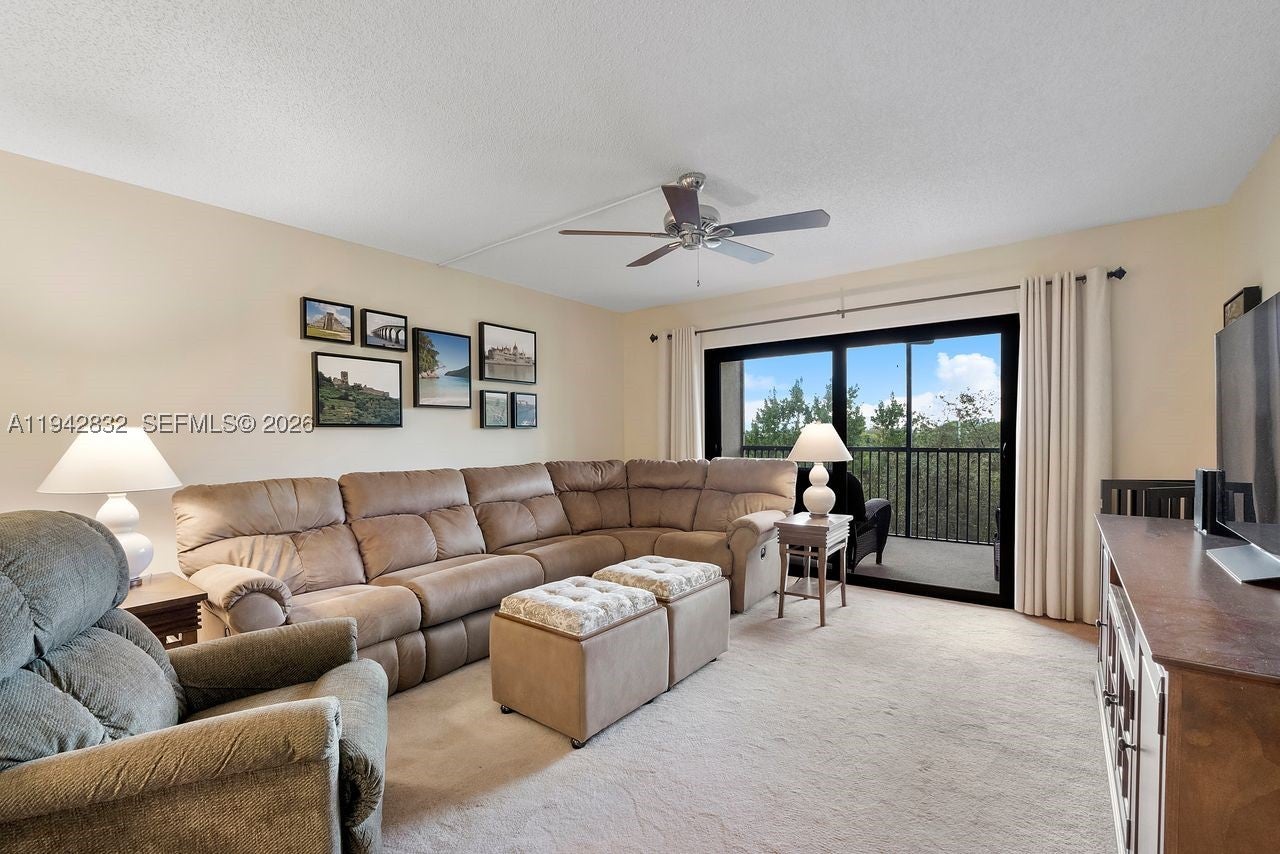 2200 S Cypress Bend Dr 406