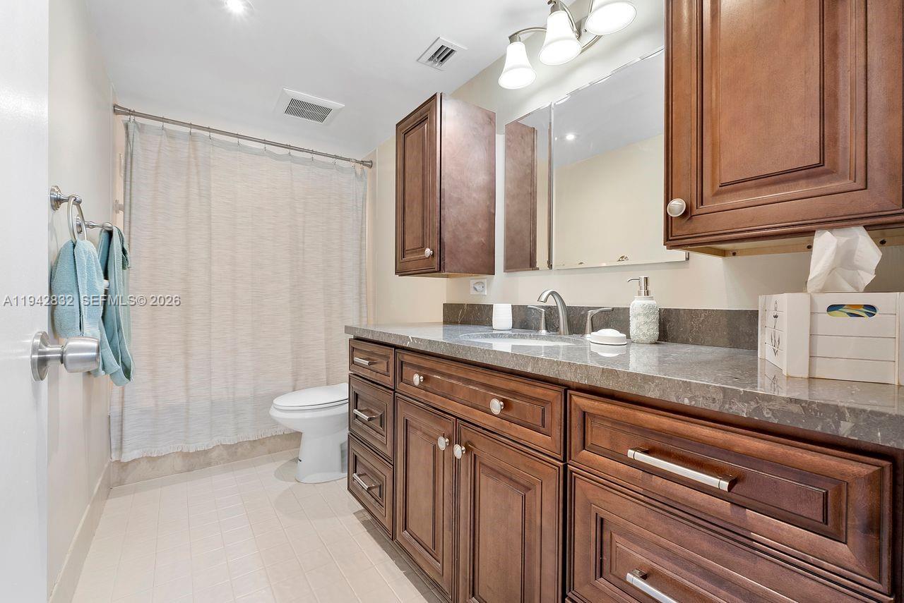 CYPRESS BEND CONDOMINIUM - Residential