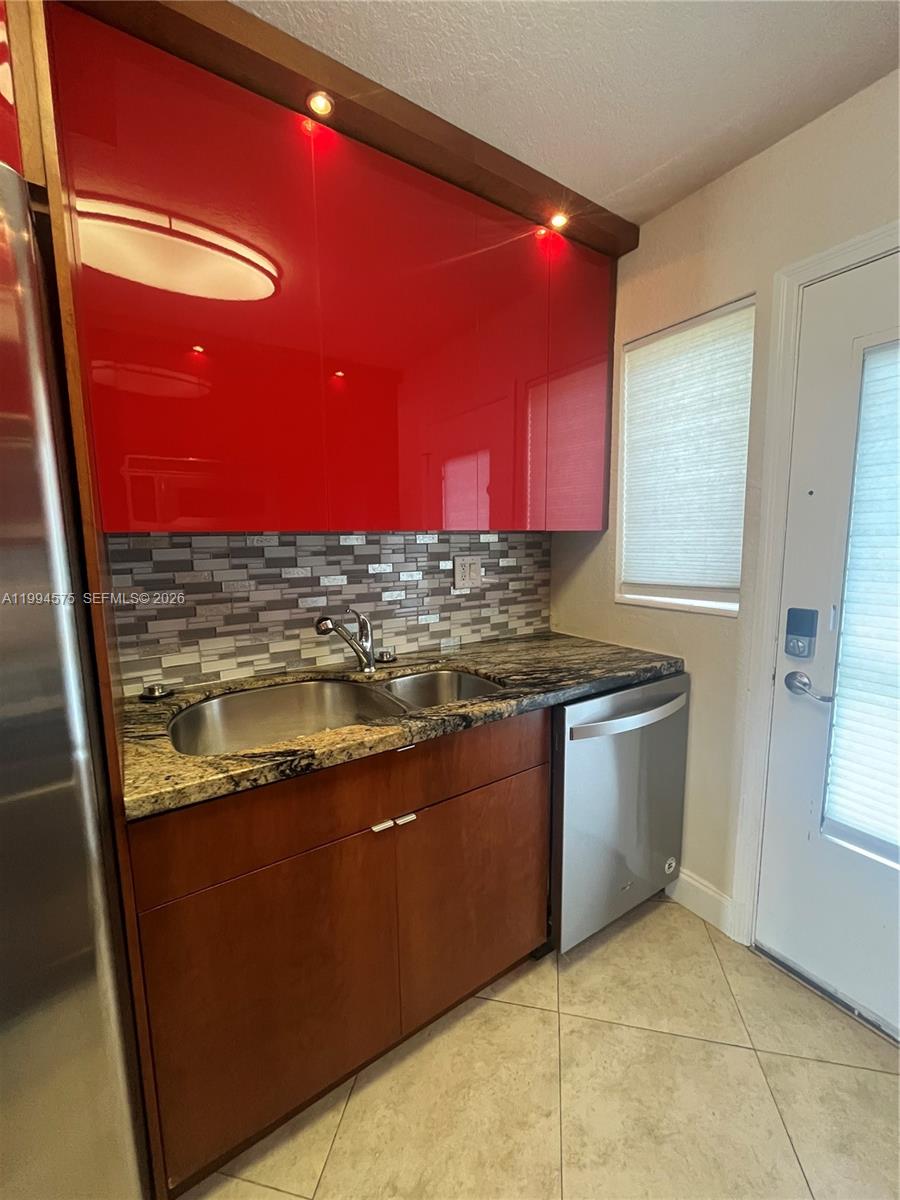 EASTERN SHORES PALO ALTO - Residential Lease