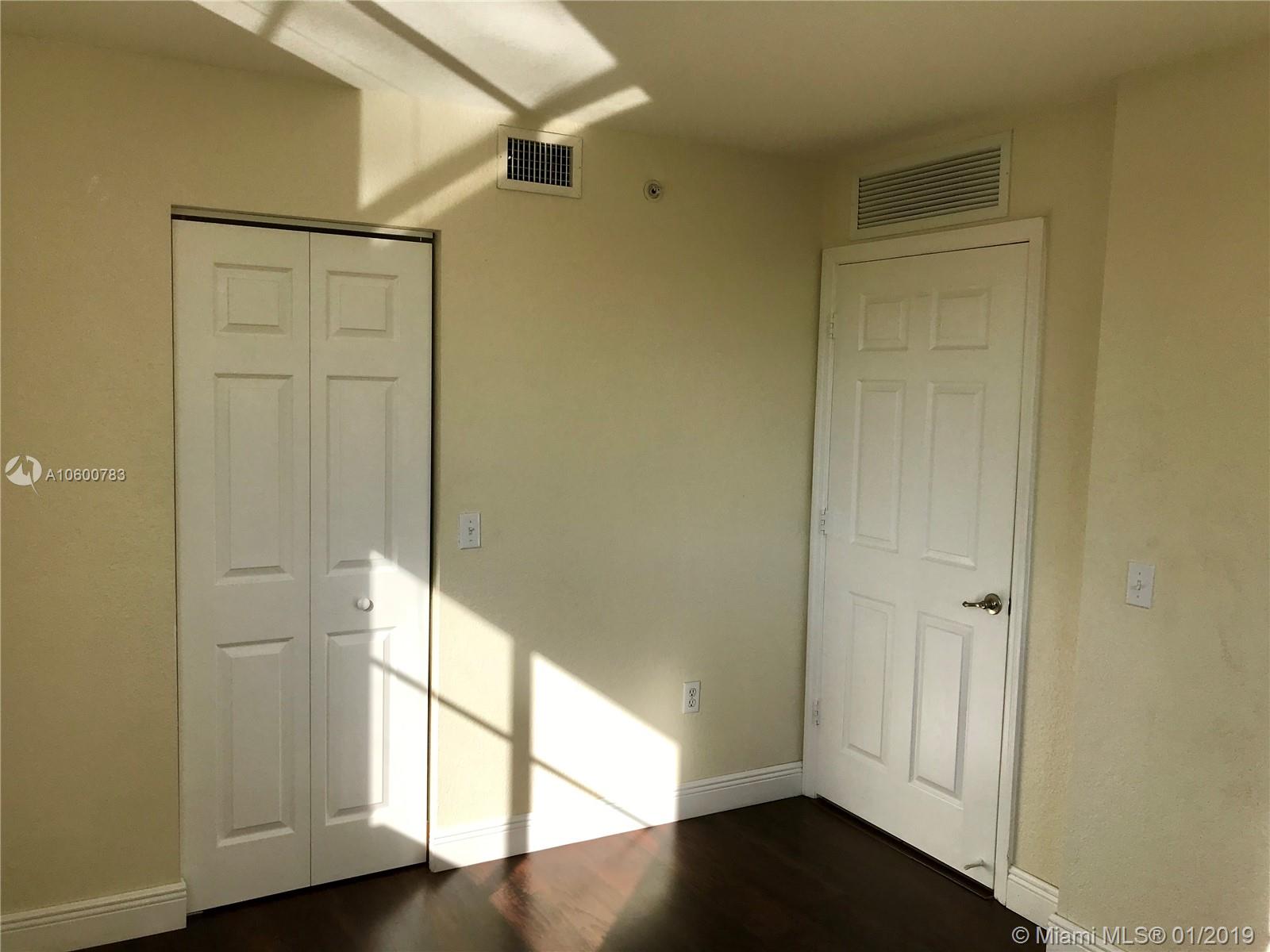 THE OAKS IN NORTH MIAMI - Residential Lease