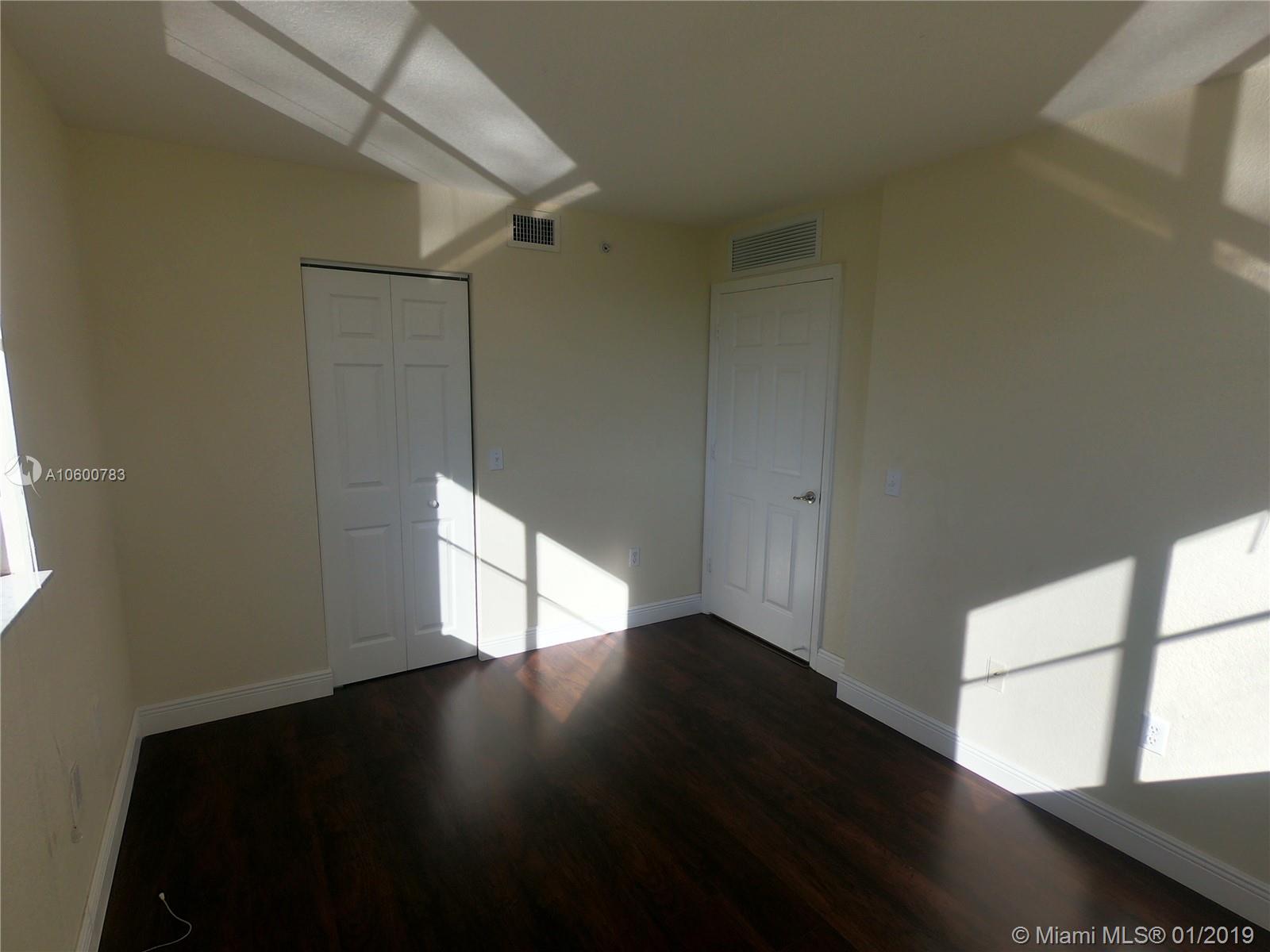 THE OAKS IN NORTH MIAMI - Residential Lease