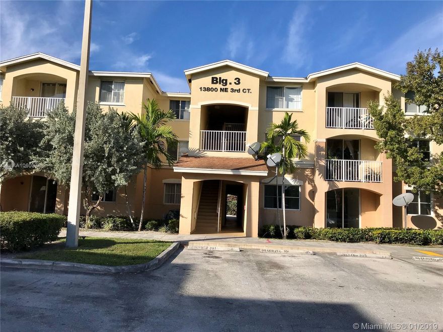 GREAT 3 BEDROOM, 2 BATH UNIT ON 3RD FLOOR IN A GREAT AREA WITH LOTS OF CHARM AND CHARACTER. TILE FLOORS IN LIVING, LAMINATE FLOORS IN BEDROOMS, NEWER STAINLESS STEEL APPLIANCES, WOOD CABINETS, GRANITE COUNTERS, UPDATED BATHROOMS, WASHER/DRYER IN UNIT. LOCATED IN A NEWLY GATED COMMUNITY WITH TENNIS COURT AND PLAYGROUND, CLOSE TO MAJOR RETAIL SHOPPING MALLS, BUSINESSES, SCHOOLS, UNIVERSITIES, PUBLIC TRANSPORTATION AND THE BEACHES. MOVE IN WITH FIRST MONTH RENT PLUS ONE MONTH SECURITY DEPOSIT  WITH GOOD CREDIT OVER 670 (ADDITIONAL SECURITY DEPOSIT REQUIRED WITH LOWER CREDIT). WATER/SEWER INCLUDED. NO PETS ALLOWED. ASSOCIATION TAKES 15 DAYS.  PLEASE READ ALL REMARKS AND SEE ATTACHMENTS ***