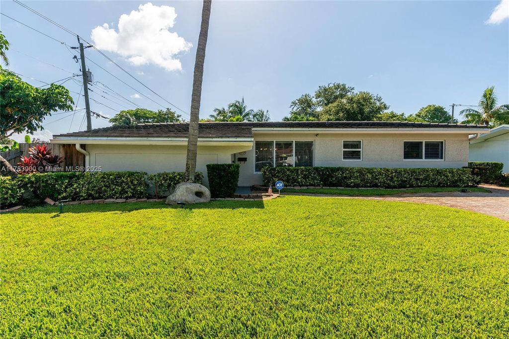 Photo of 2003 N 46th Ave, Hollywood, FL 33021 (MLS # A11783900)