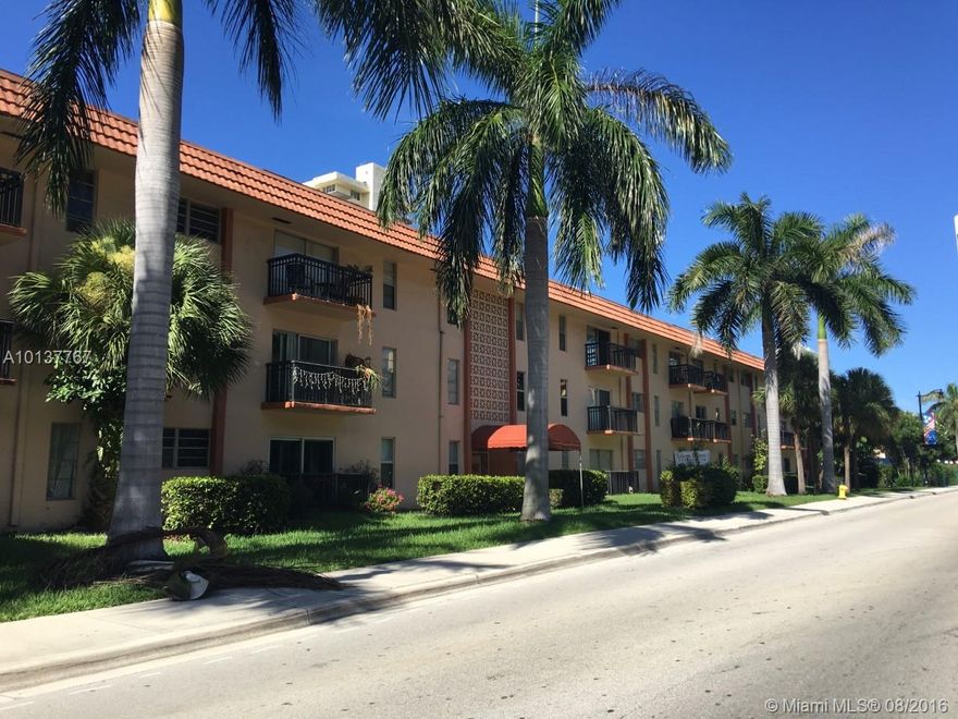 Absolutely gorgeous & spacious one bedroom / one bath apartment in Sunny Isles!Offering a great location. Walk to the beach & major arteries of transportation, restaurants, night life, school k-8, highways and shopping! Located in the middle of 2 airports!! Open balcony, Granite counter tops, stain steel appliances, porcelain floors, New Baseboards & Crown Molding!! Cable TV included, heated pool, elevator available.One parking space assigned also guess parking available & Parking for Bikes & Motorcycles