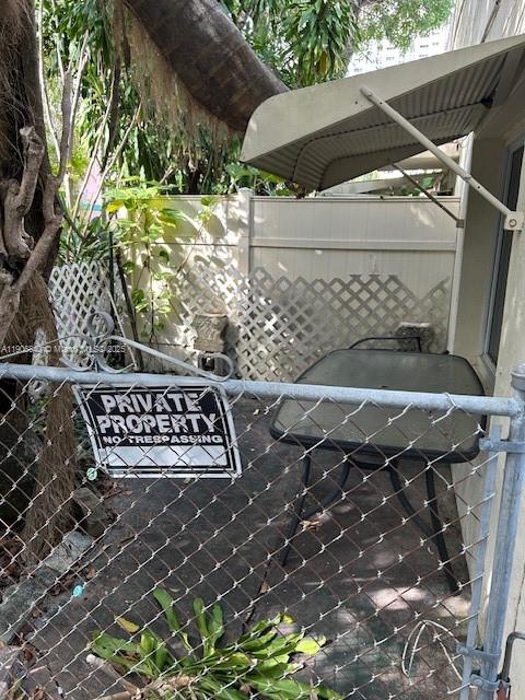 HOLLYWOOD - Residential Lease