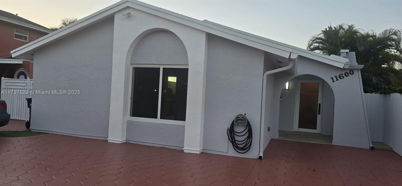 Rental Property at 11600 Sw 33rd Ter, Miami, Broward County, Florida - Bedrooms: 2 
Bathrooms: 2  - $3,500 MO.