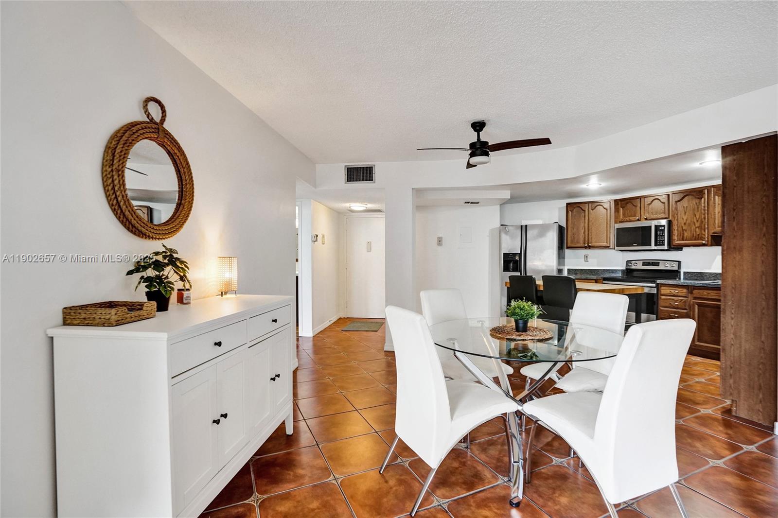 OCEANVIEW PARK CONDO - Residential Lease